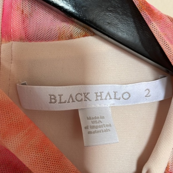 Black Halo Kobe Ruched Floral-Print Jewel Neckline Sleveless Bodycon Dress - Picture 2 of 10